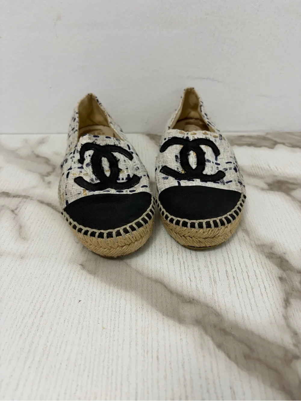 Authentic CHANEL Tweed Interlocking CC Cap Toe Espadrilles (Model/Serial: ZG2976